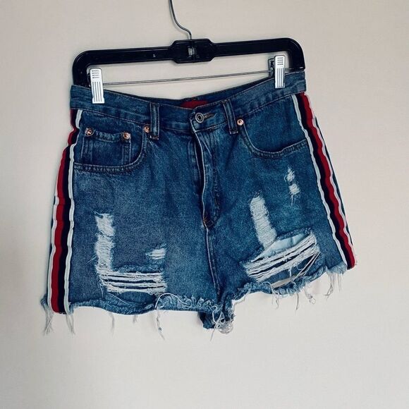 🌟3x$25 short with red and white stripes size M🌟 - Picture 1 of 7